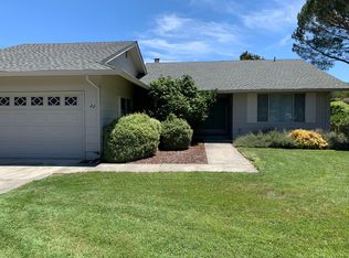 22 Meadow Green Cir, Santa Rosa, CA 95409