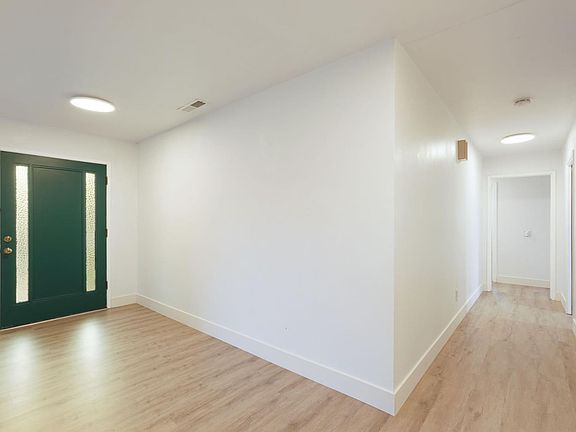 4th image of 25 4th Ave