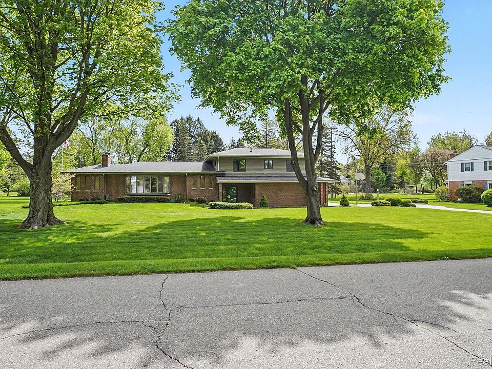 1st image of 1226 Woodkrest Dr