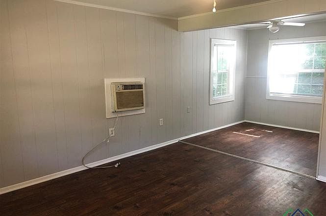 2nd image of 1706 Circle Dr