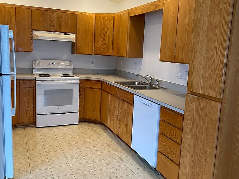 2635 Lyon St SE — Photo 6
