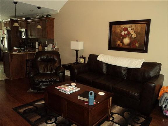 2nd image of 1707 Stonebriar Dr NE
