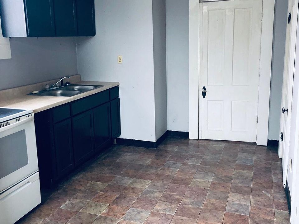 2nd image of 218 E Main St APT E