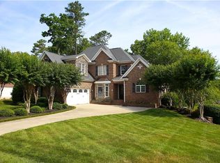 2 Fern Bluff Ct, Greensboro, NC 27410