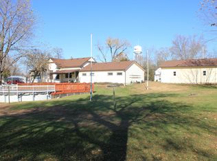 610 Locust St, New Boston, IL 61272