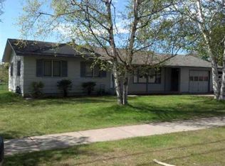 204 W Garfield Ave, Charlevoix, MI 49720