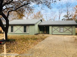 1800 Rapier Dr, Horn Lake, MS 38637