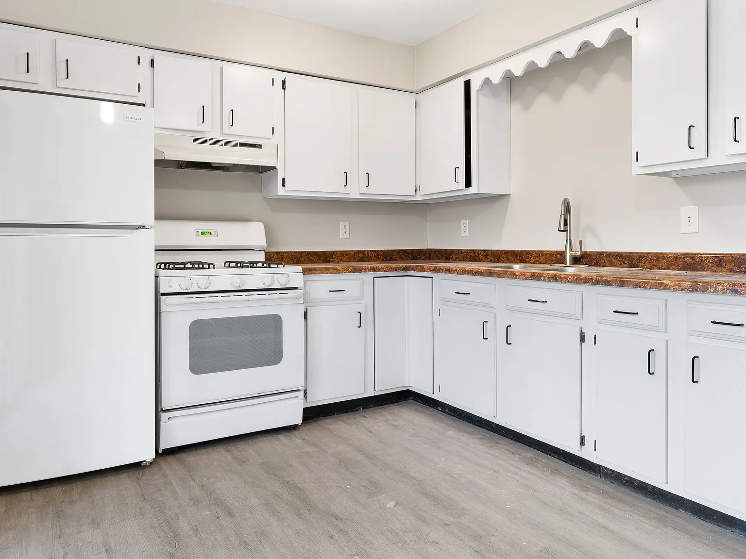 2 bed, 1000 sqft, $1,345 — Photo 4