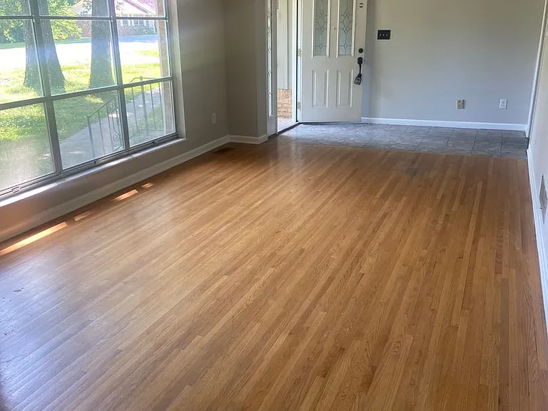 1908 Hickory Ln — Photo 8