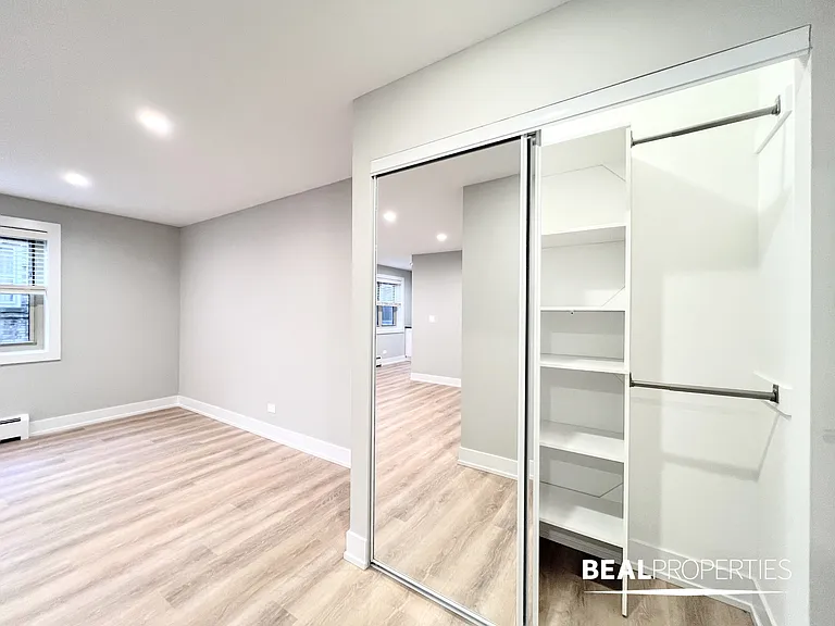 452 W Oakdale — Photo 32