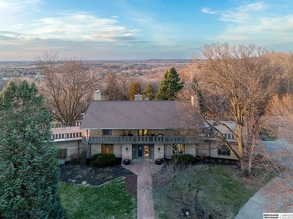 21916 Logan Circle