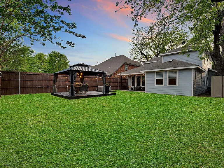 6918 Webster St — Photo 49