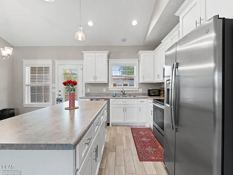 5206 Robins Ct — Photo 12