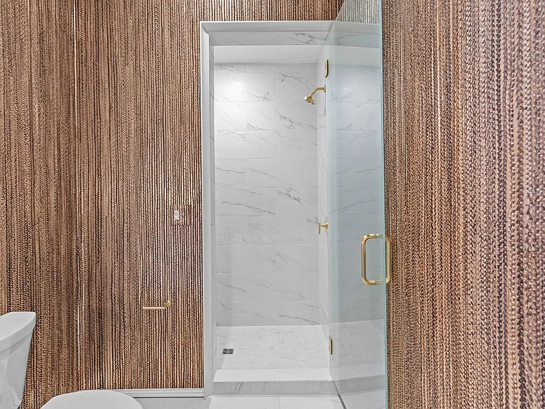 1172 Queens Rd #8 — Photo 41