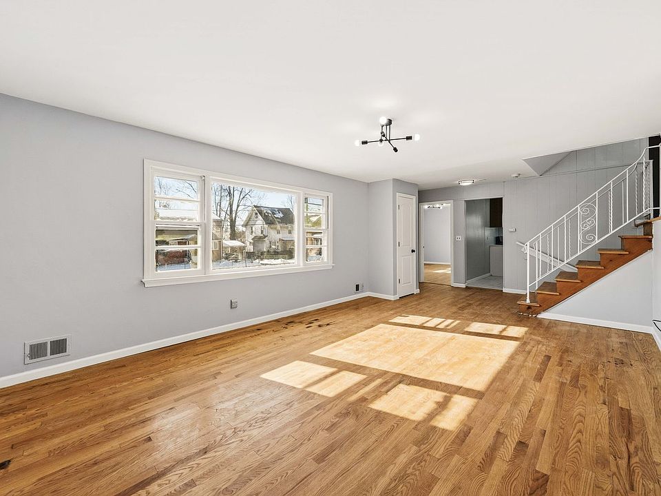 1st image of 200 E 10th Ave