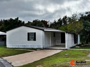 1 Hillsborough Dr, Sorrento, FL 32776