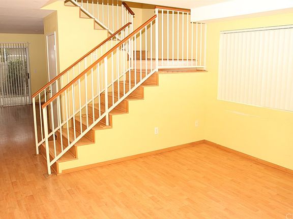 4th image of 20721 Roseton Ave