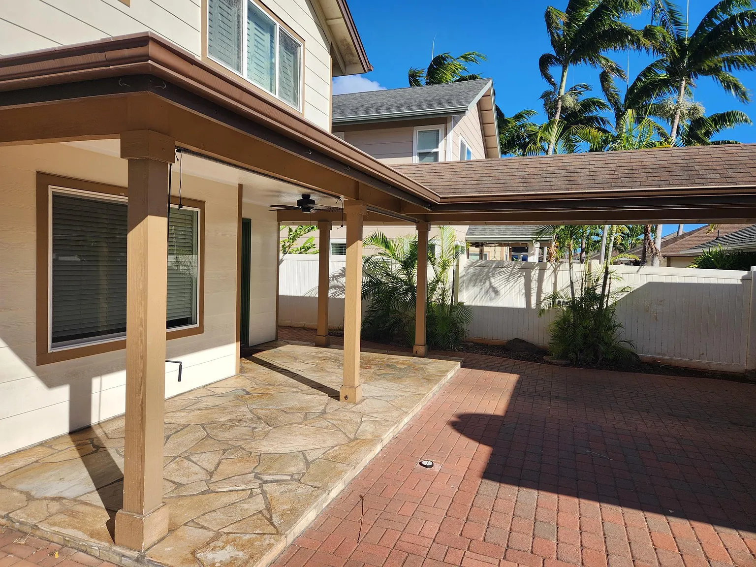 3 bed, 2.5 bath, 1380 sqft, $3,800 — Photo 4