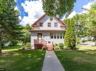 140 3rd St E, Halstad, MN 56548