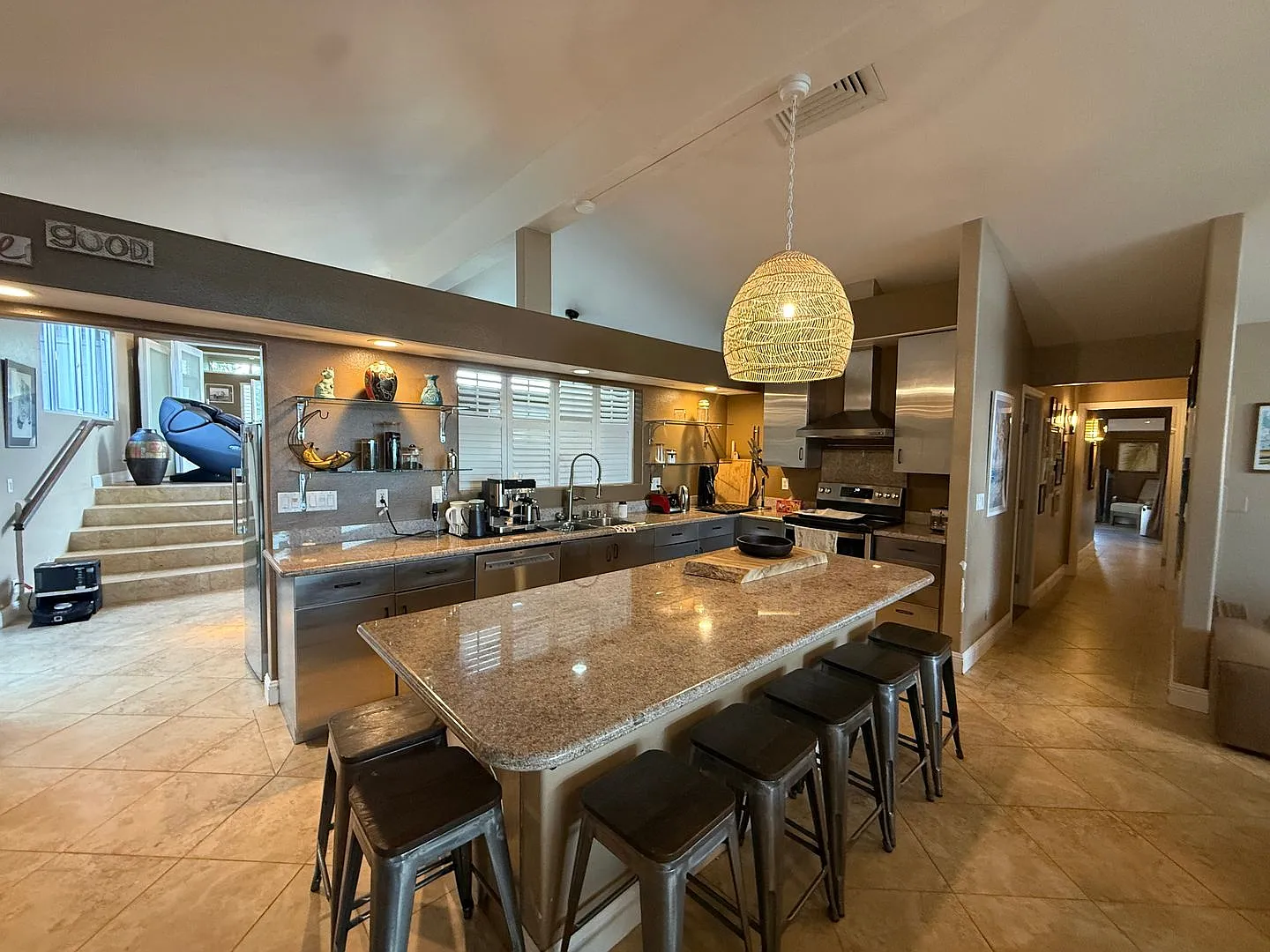 Upper Kapahi 6 bed 5 bath Multi generational single family home. — Photo 4