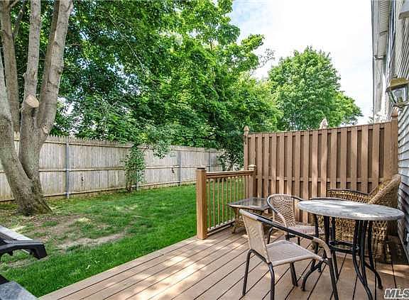 3rd image of 53 Stratford Cres