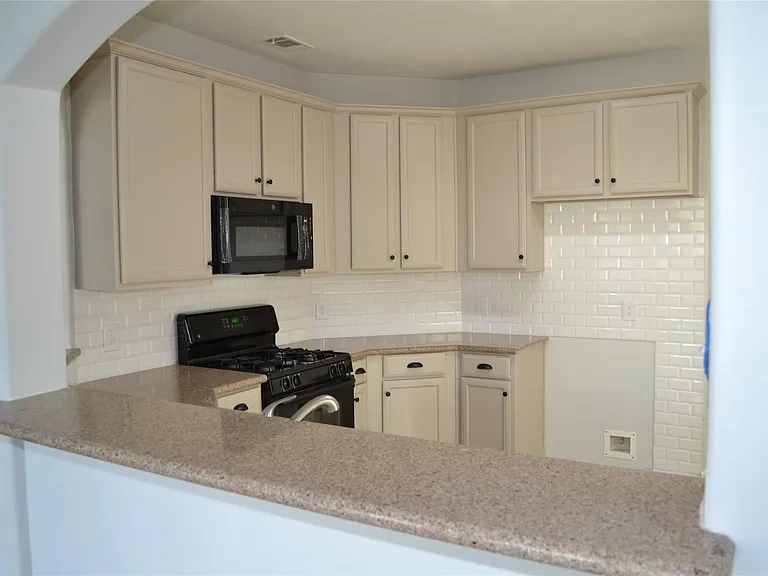 9514 Curry Landing Dr — Photo 3