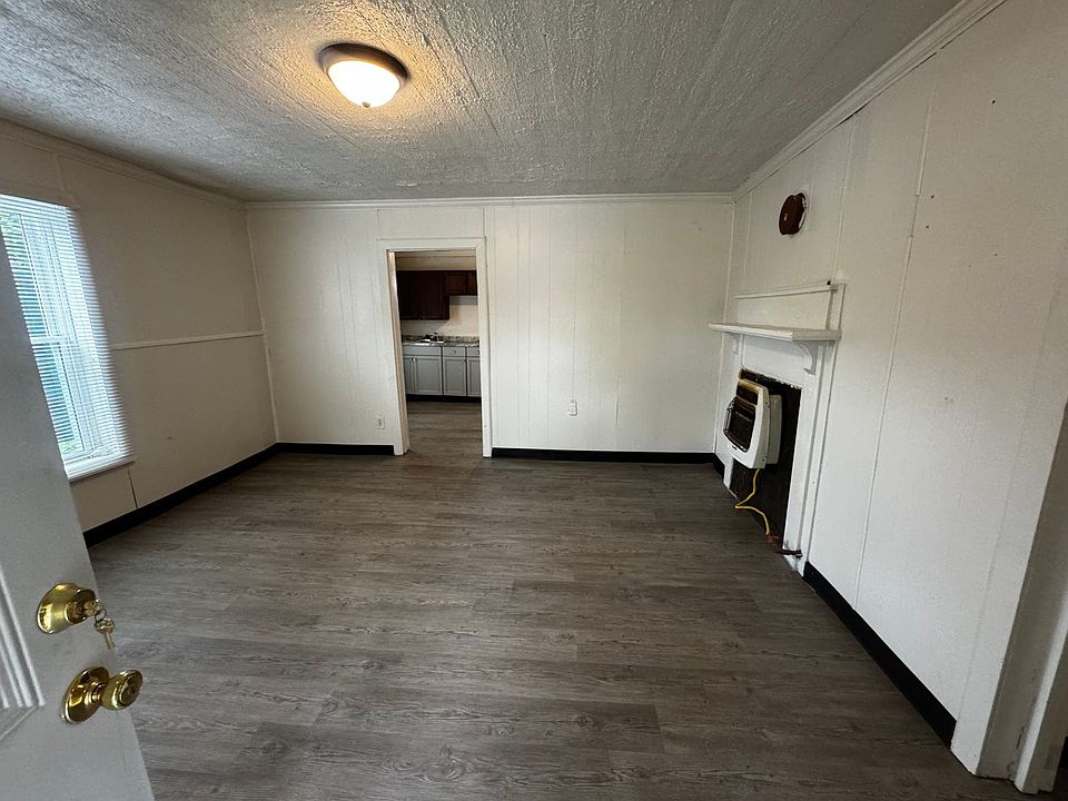 1st image of 305 Lineberger St