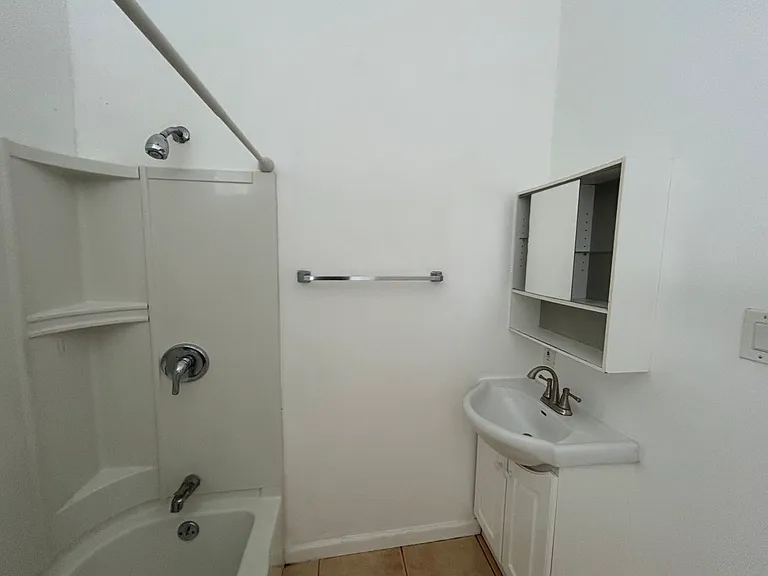 525 Dodson St #2 — Photo 6
