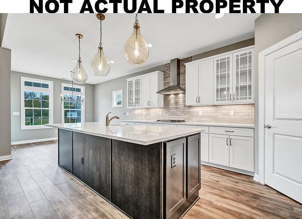 2nd image of 4552 Winding Oak Dr