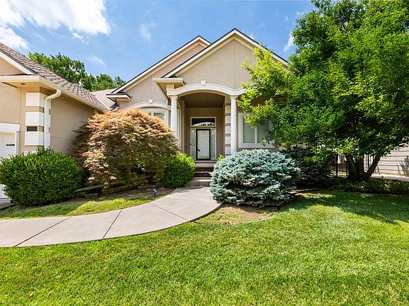 2nd image of 969 N White Tail Cir