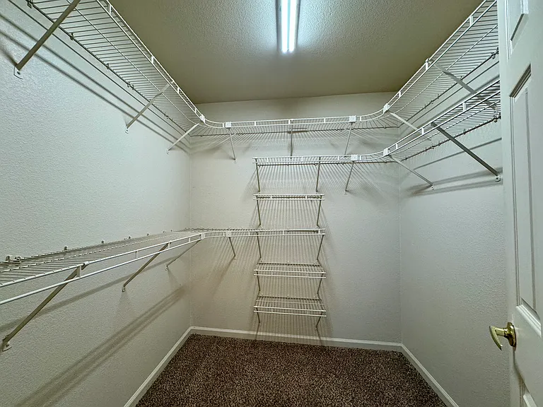 2404 S Holman Cir — Photo 13
