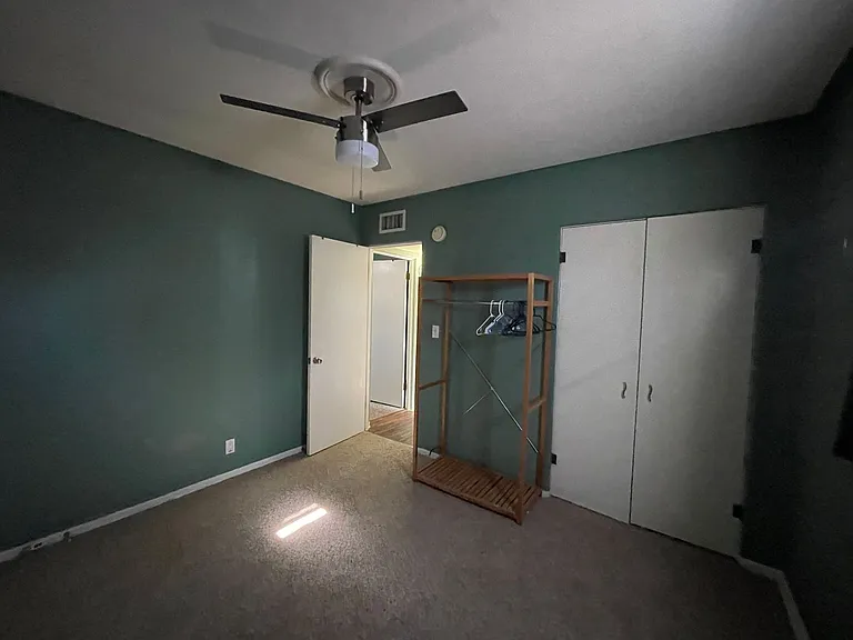 Quaint 2 Bedroom and 1 Bath Duplex! Perfect for UofA Students! — Photo 12