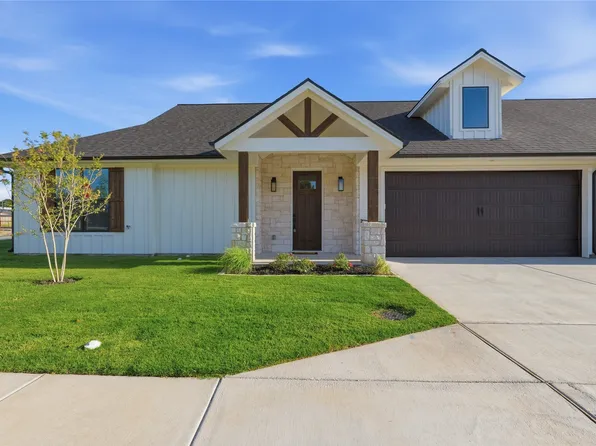 200 E Ewell St, Granbury, TX 76048