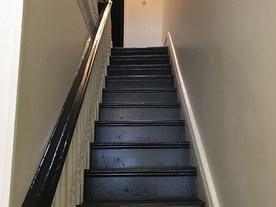 Handsome and clean hallway