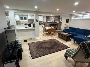 100 Richardson Dr, Aurora, ON L4G1Z5