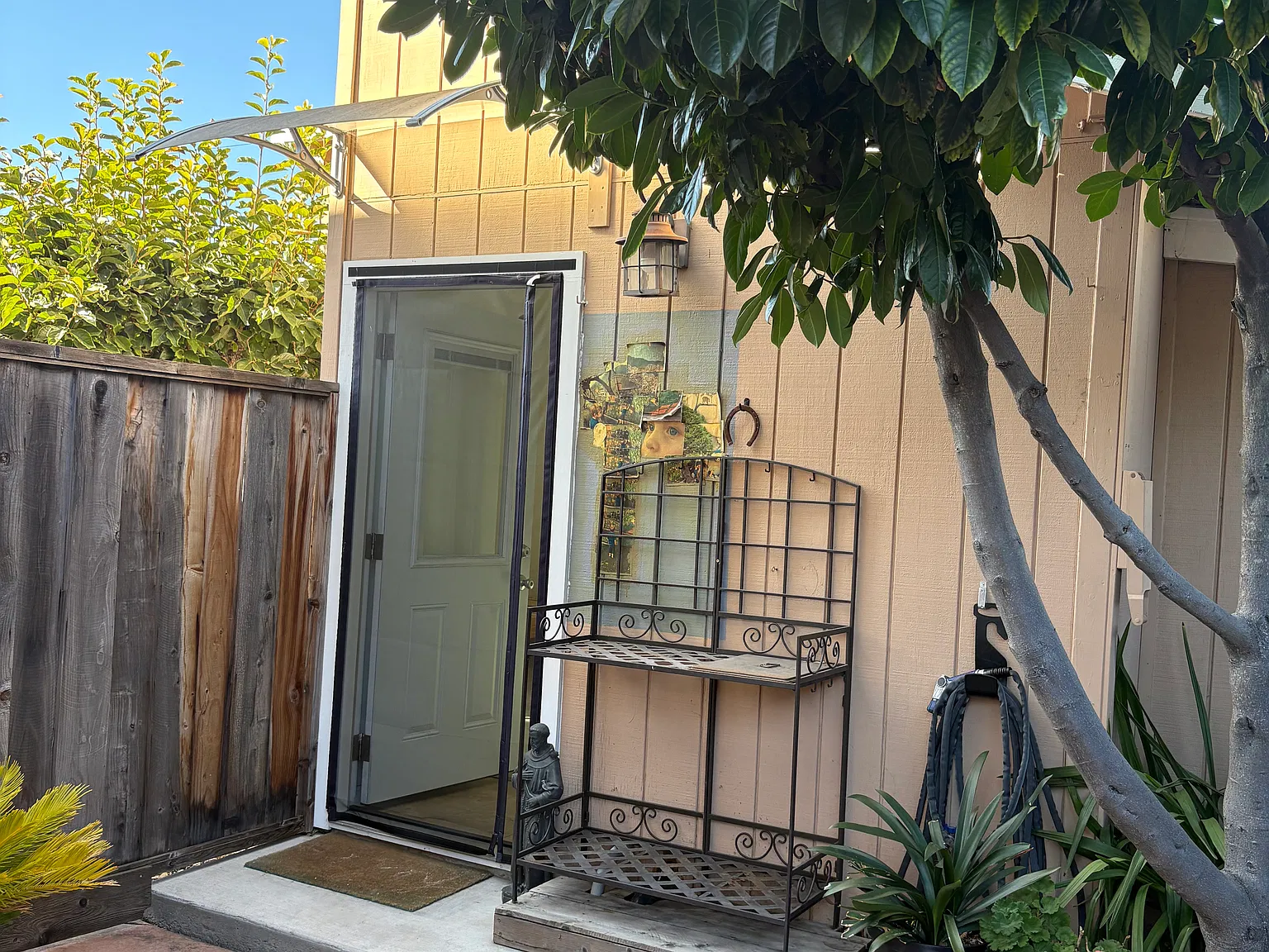 Studio, 350 sqft, $2,650 — Photo 2