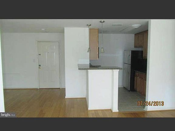 3rd image of 3176 Summit Square Dr #C2