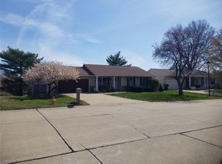 5 Shepherd Knoll Dr, Saint Peters, MO 63376