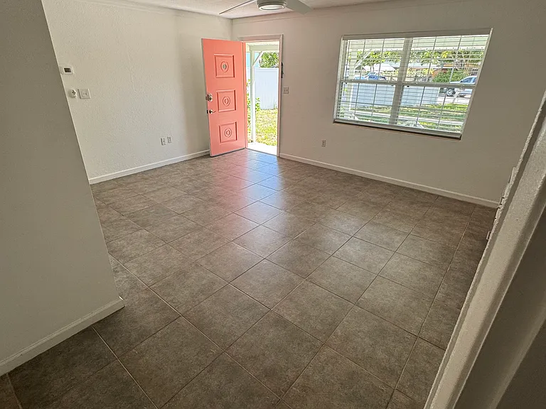 340 Caruso Pl — Photo 3