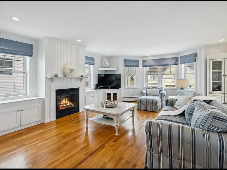 72 Plymouth St #2 — Photo 3