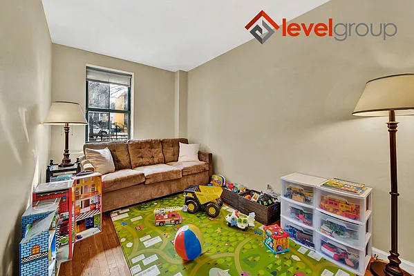 Sold by Level Group | media 3