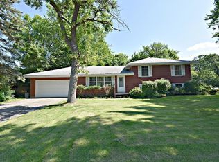 4916 Overlook Dr, Bloomington, MN 55437
