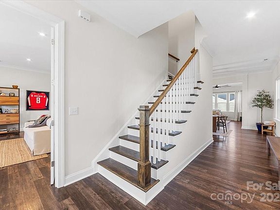 4th image of 11413 Miller Rd