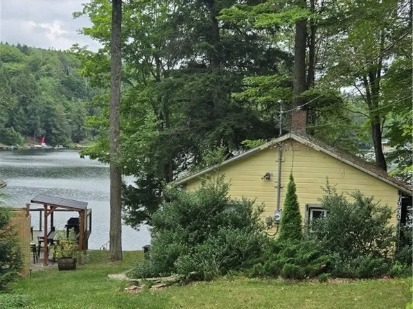 1976 W Shore Rd, Bath, NY 14810