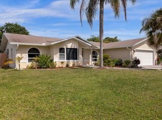 841 Rostock Cir NW, Palm Bay, FL 32907