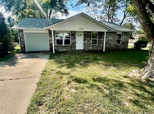 2800 N 3rd St, Rogers, AR 72756
