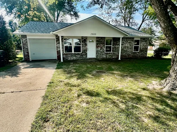 2800 N 3rd St, Rogers, AR 72756