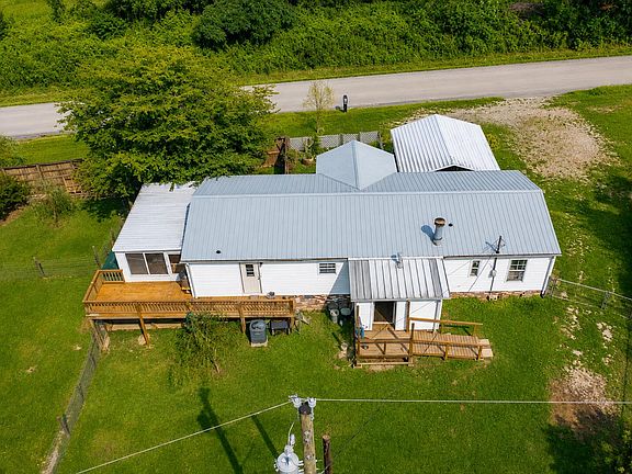 3rd image of 631 Adams Rd