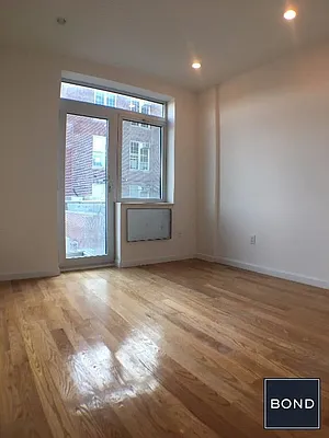 Rented by Bond New York | media 31