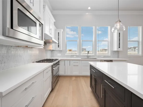 10919 Grove Tree Ln, Houston, TX 77043